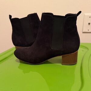 Ann Taylor LOFT Suede Black Booties Ankle Boots 8